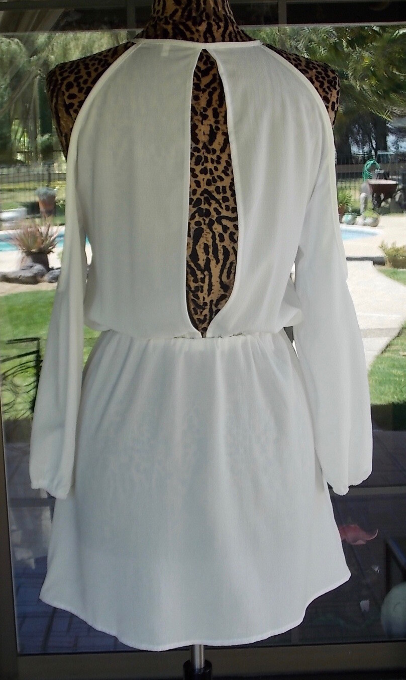 Bare Shoulders Slit Front And Back 3/4 Sleeve Short Dress Sz. L 38″ Bust