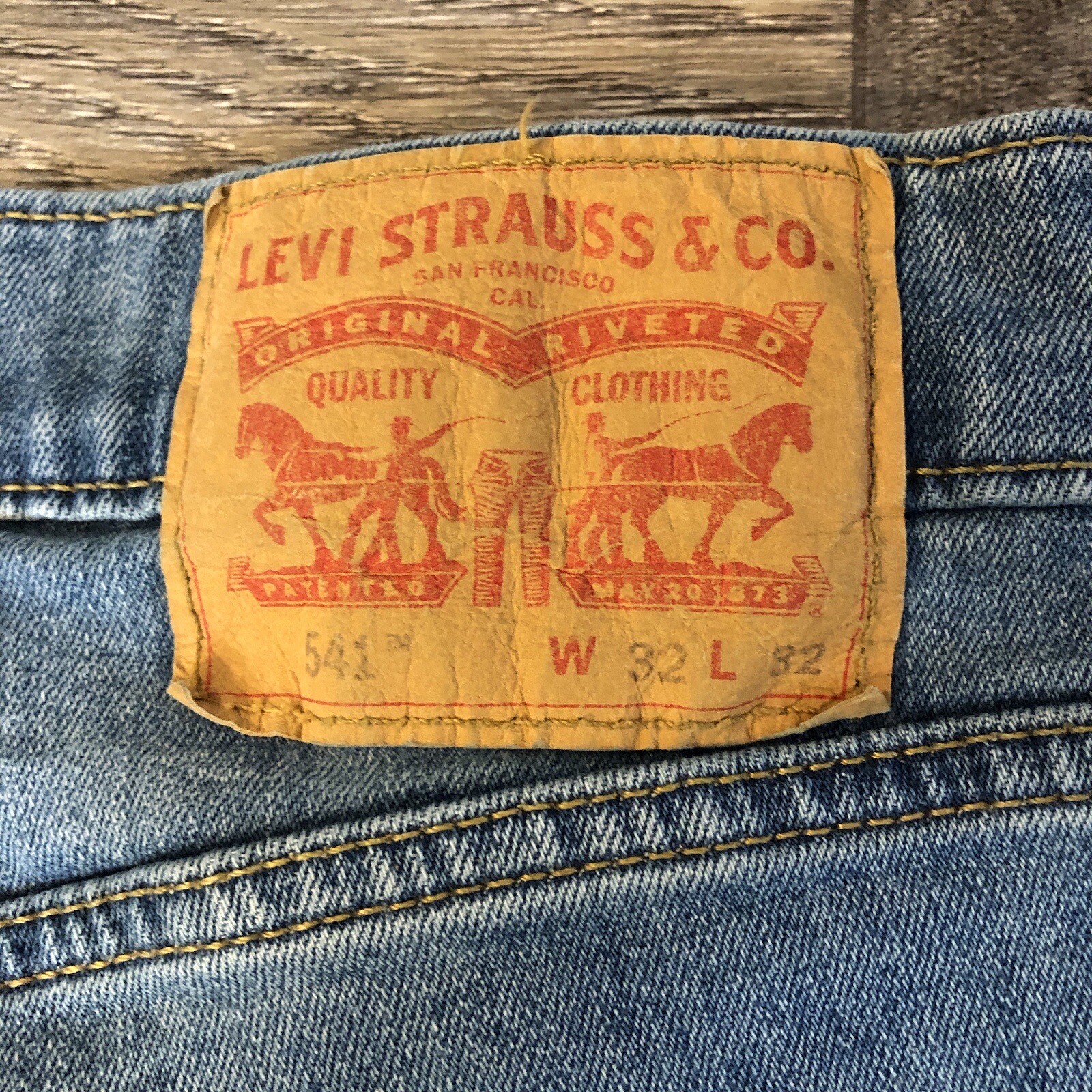 Levi’s 541 All Seasons Tech Jeans Mens Size 32x(31) Straight Leg Medium Wash