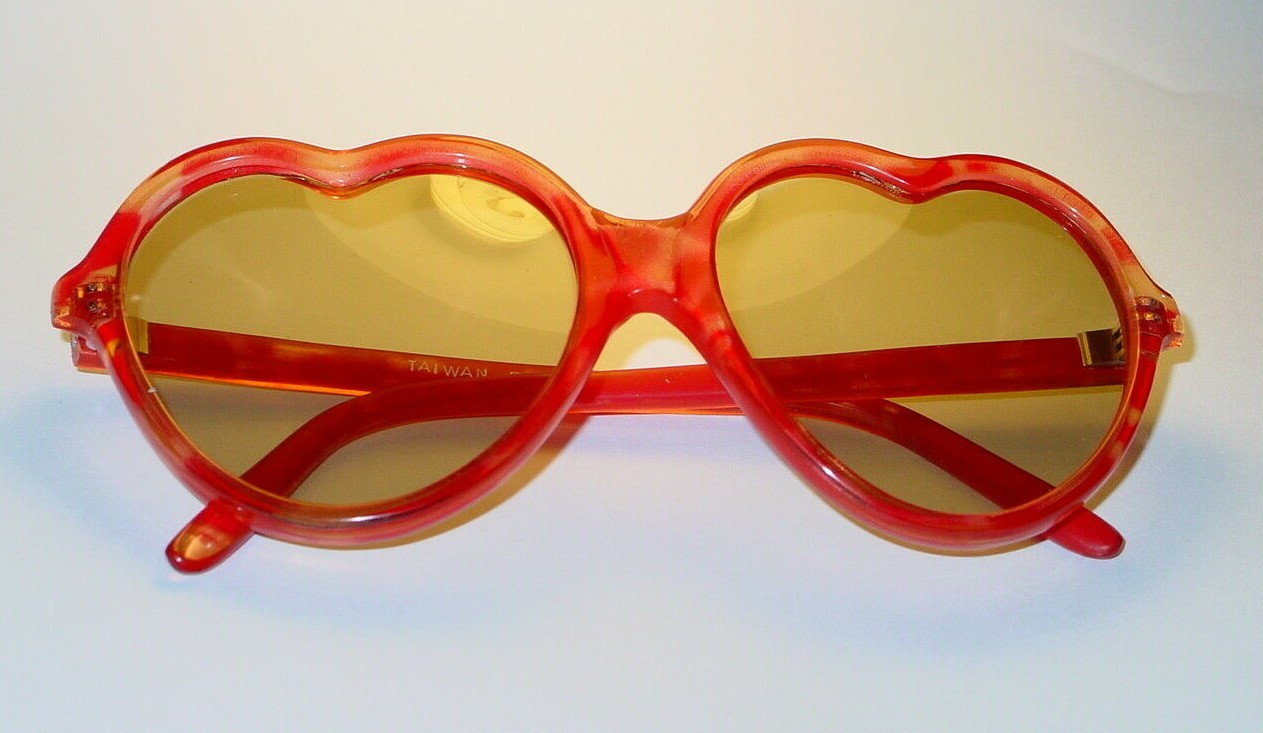 VINTAGE HEART SHAPED SUNGLASSES 1980’s RETRO NEW WAVE NOS -Plastic Frame B-1