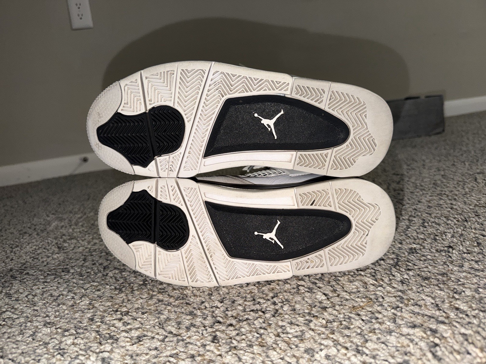 Jordan Air Jordan 4 Retro Military Black White/Black/Neutral Grey DH6927-111