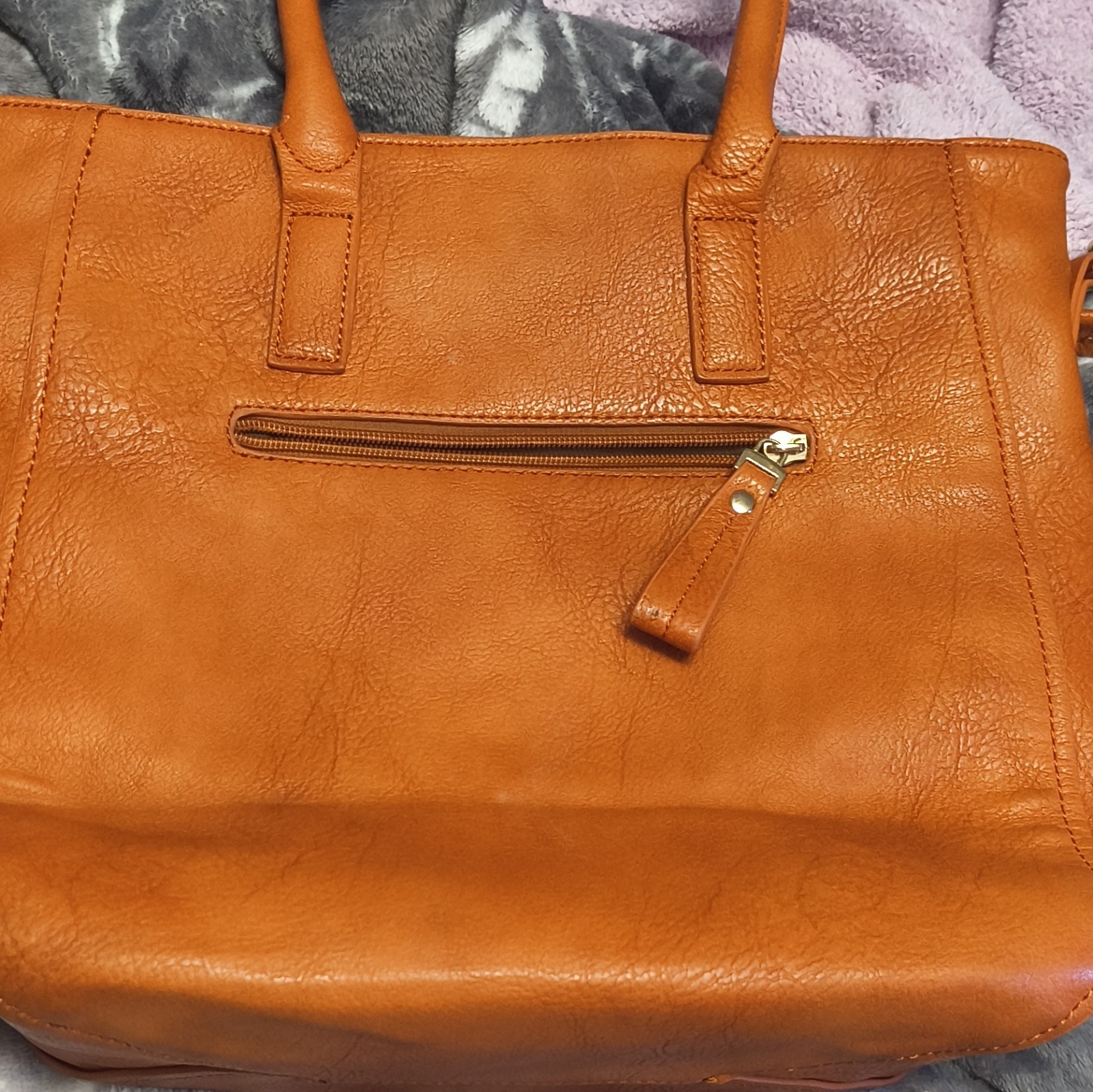 Women’s Large Brown Satchel Top Handle Zip Gold Hardware Detachable Strap