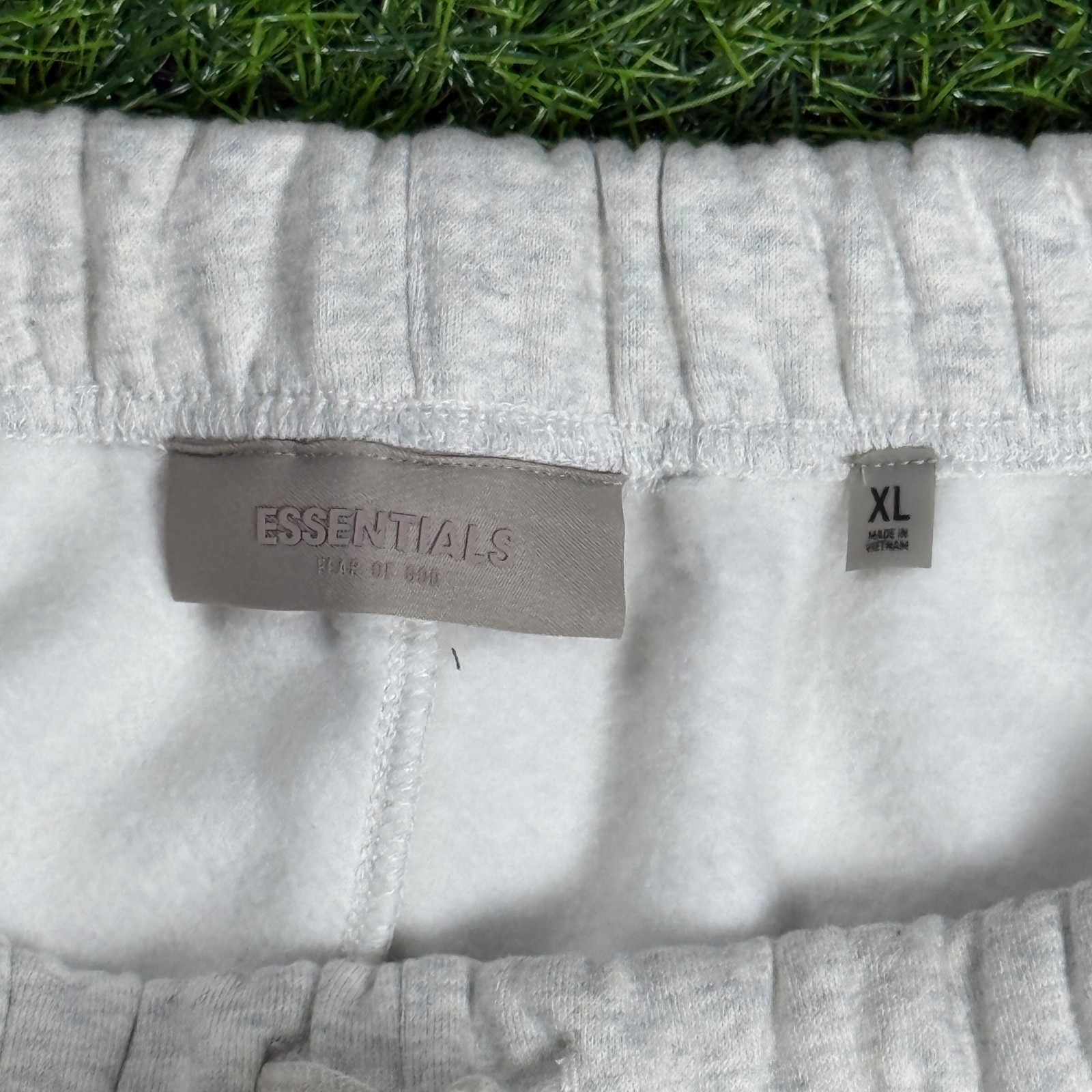 Fear of God Essentials Shorts SS22 Light Oatmeal – 100% Authentic (XS-XL)