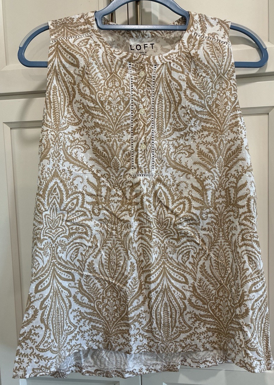 NWT LOFT Paisley Tank Top Button Up Sleeveless Blouse Beige White Petites SZ LP