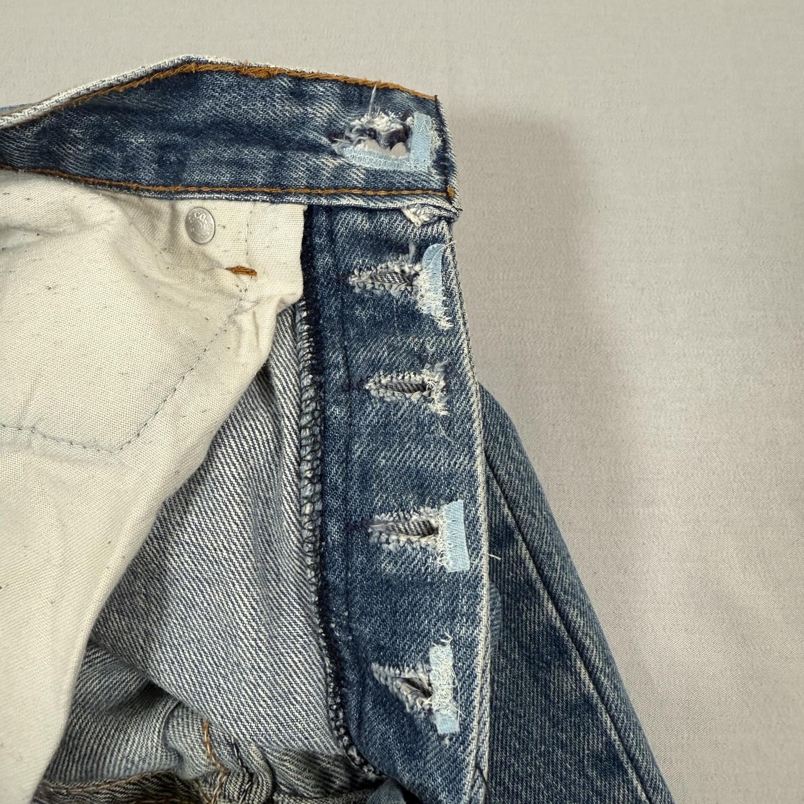 Vintage Levis Jeans Womens 24×30 Blue 501 Straight Fit Denim Pants 80s 90s USA