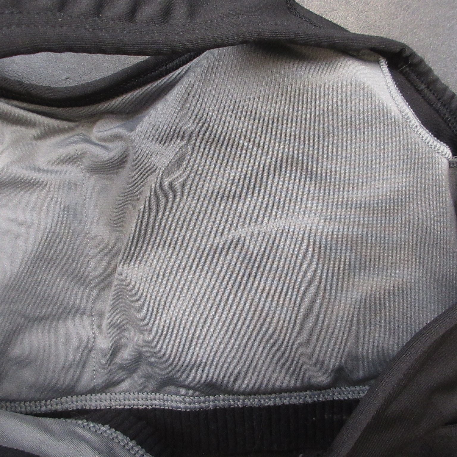 AVIA Women’s Sports Bra Black Size M Strappy Back Wireless Polyester Spandex