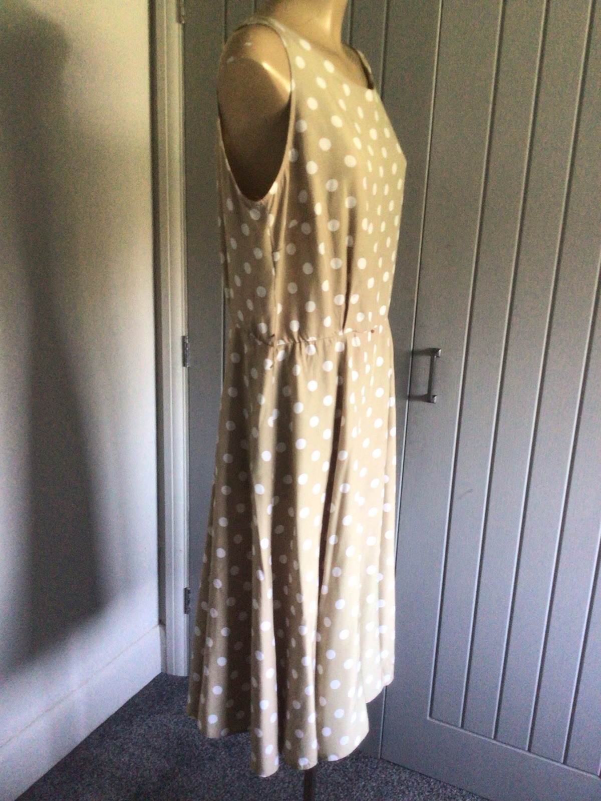 Ladies Classic Day Dress UK 14/16 Scoop Neck Sleeveless 43” L By St Michael M&S