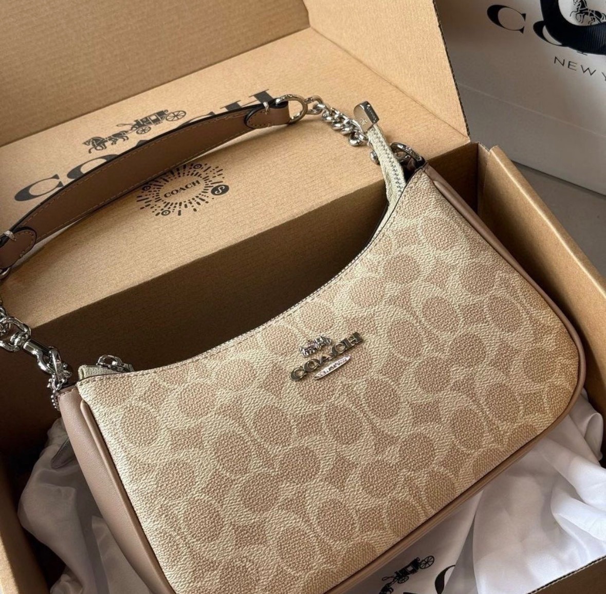 Coach NWT Teri Shoulder Bag In Signature Canvas CV933 silver/sand /taupe