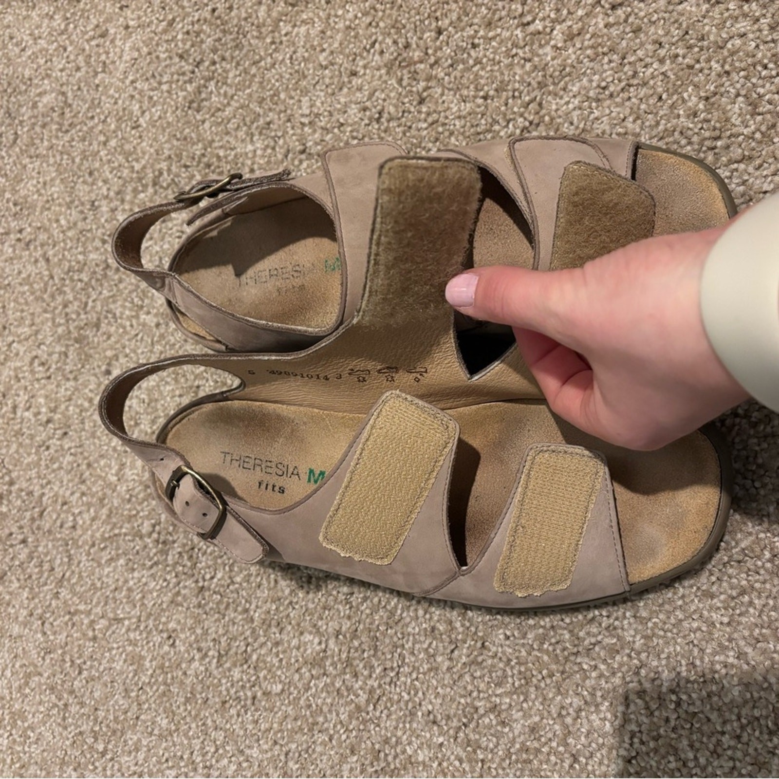 Theresia M. Beige Strappy Comfort Sandals Size 5