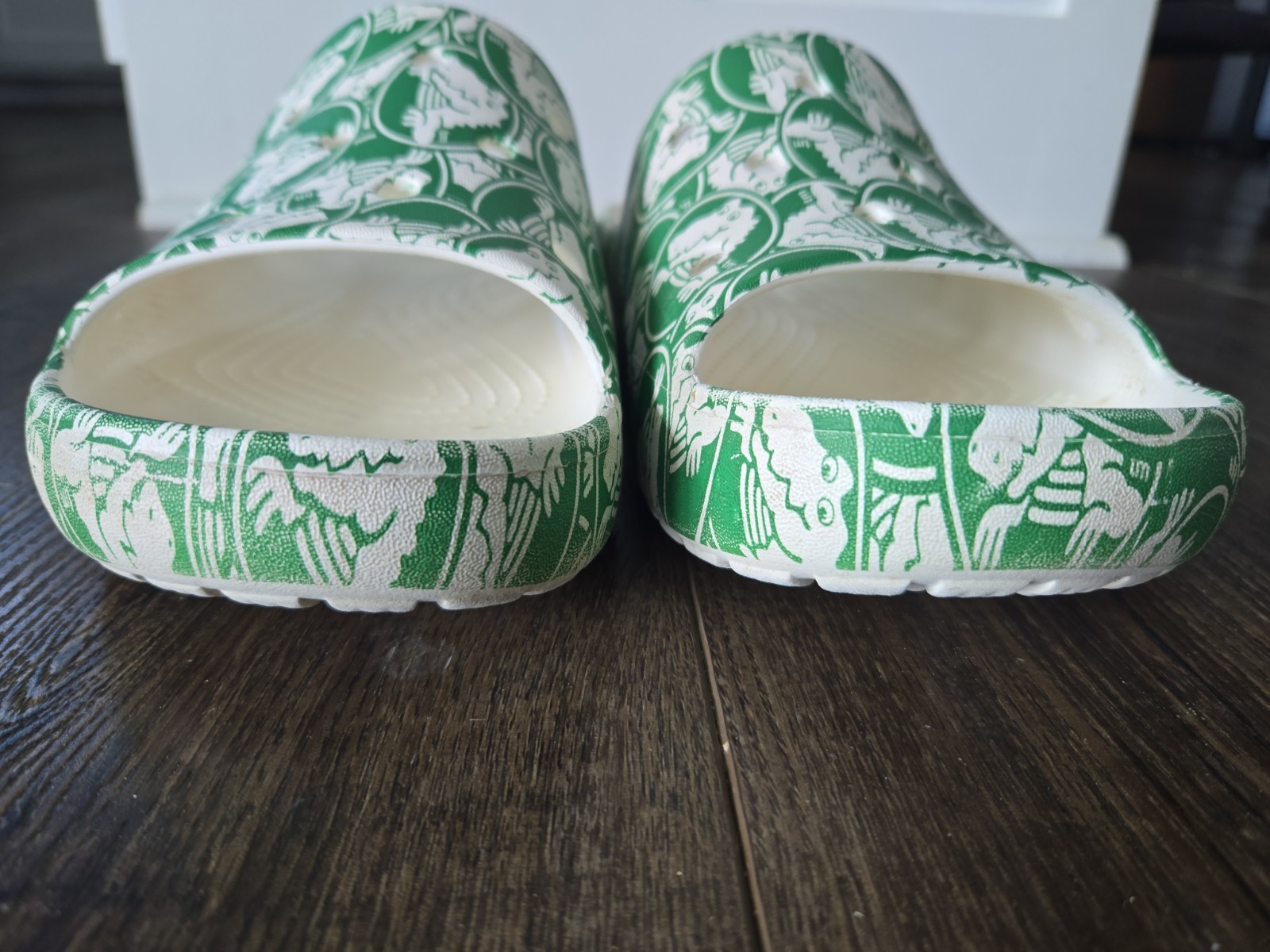 Crocs Classic Duke Crocodile Print Slide V2 M 11 Green Ivy White Sandal Beach