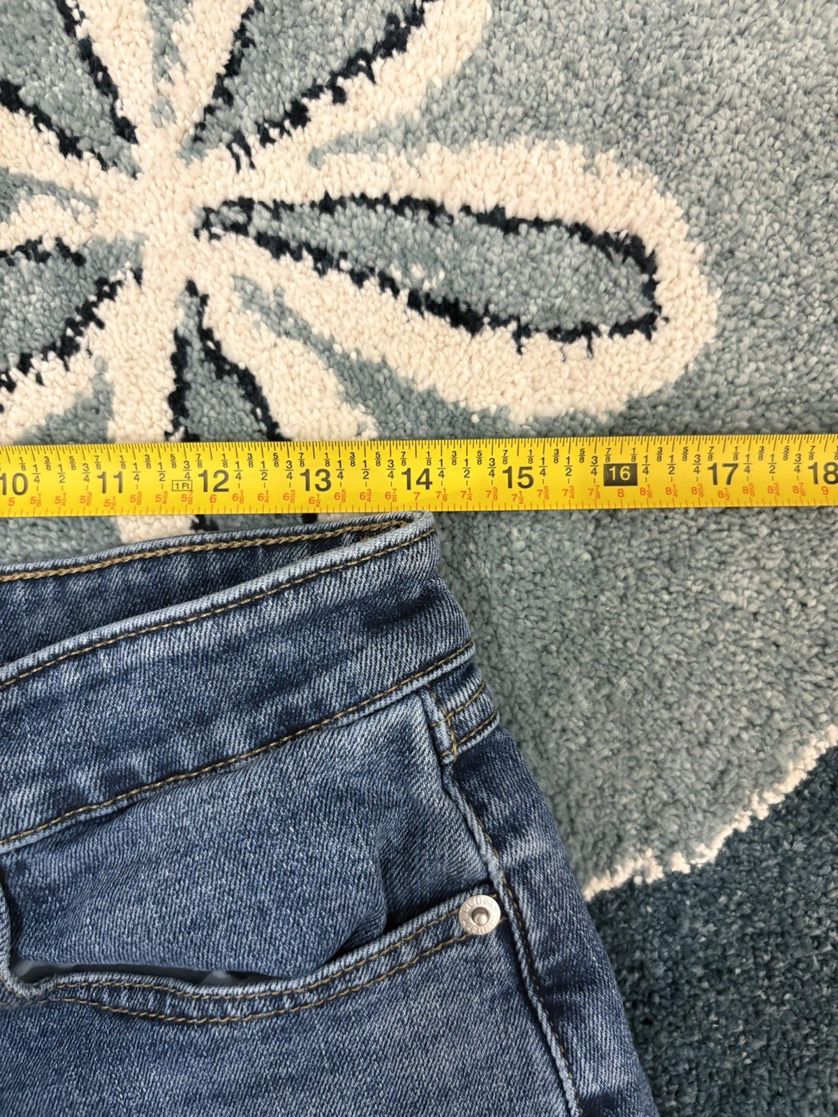L.L.Bean Women’s Classic Fit Straight Blue Denim Jeans 28”X38” Size 6 Reg