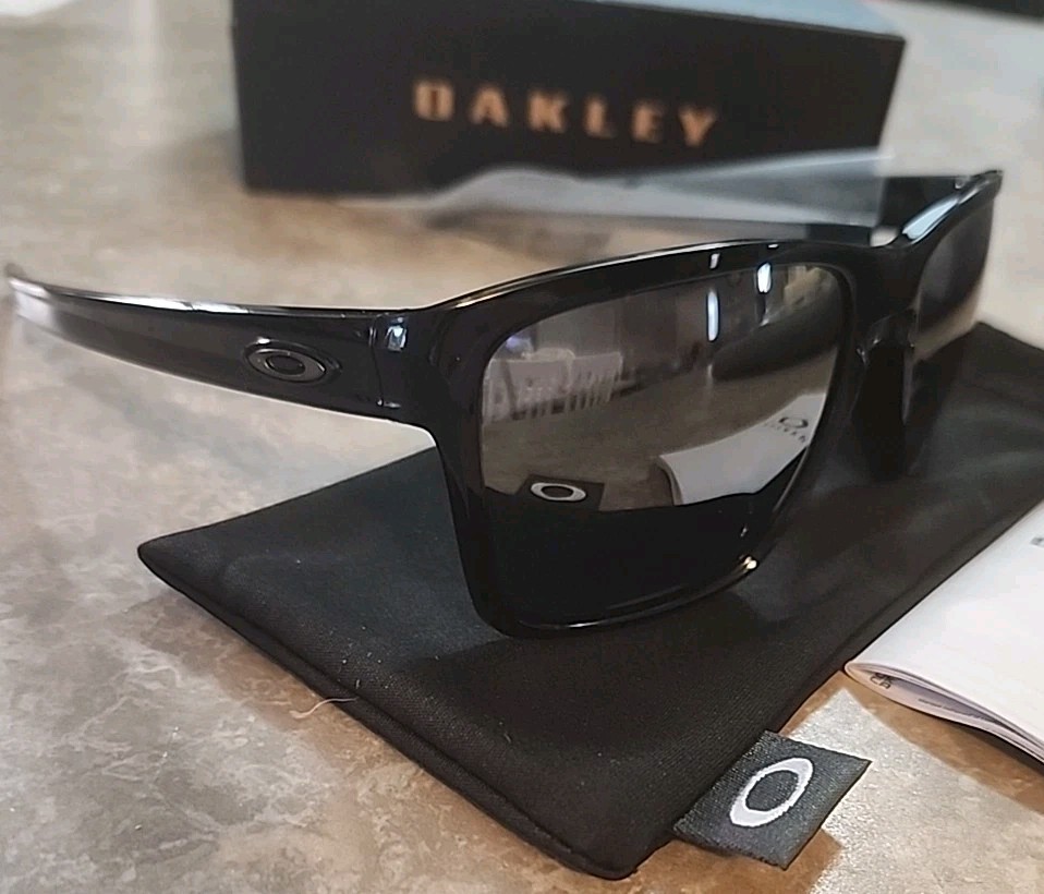 New Oakley Mens Sliver XL Sunglasses Polished Black Iridium o009341 4867