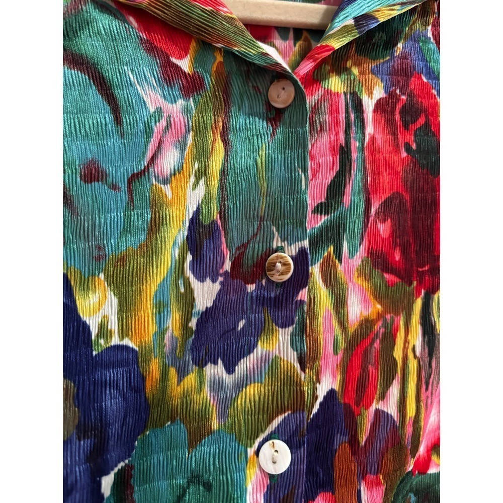 Coldwater Creek Top Womens M Medium Fun Floral ARt 2 wear Stretch button down