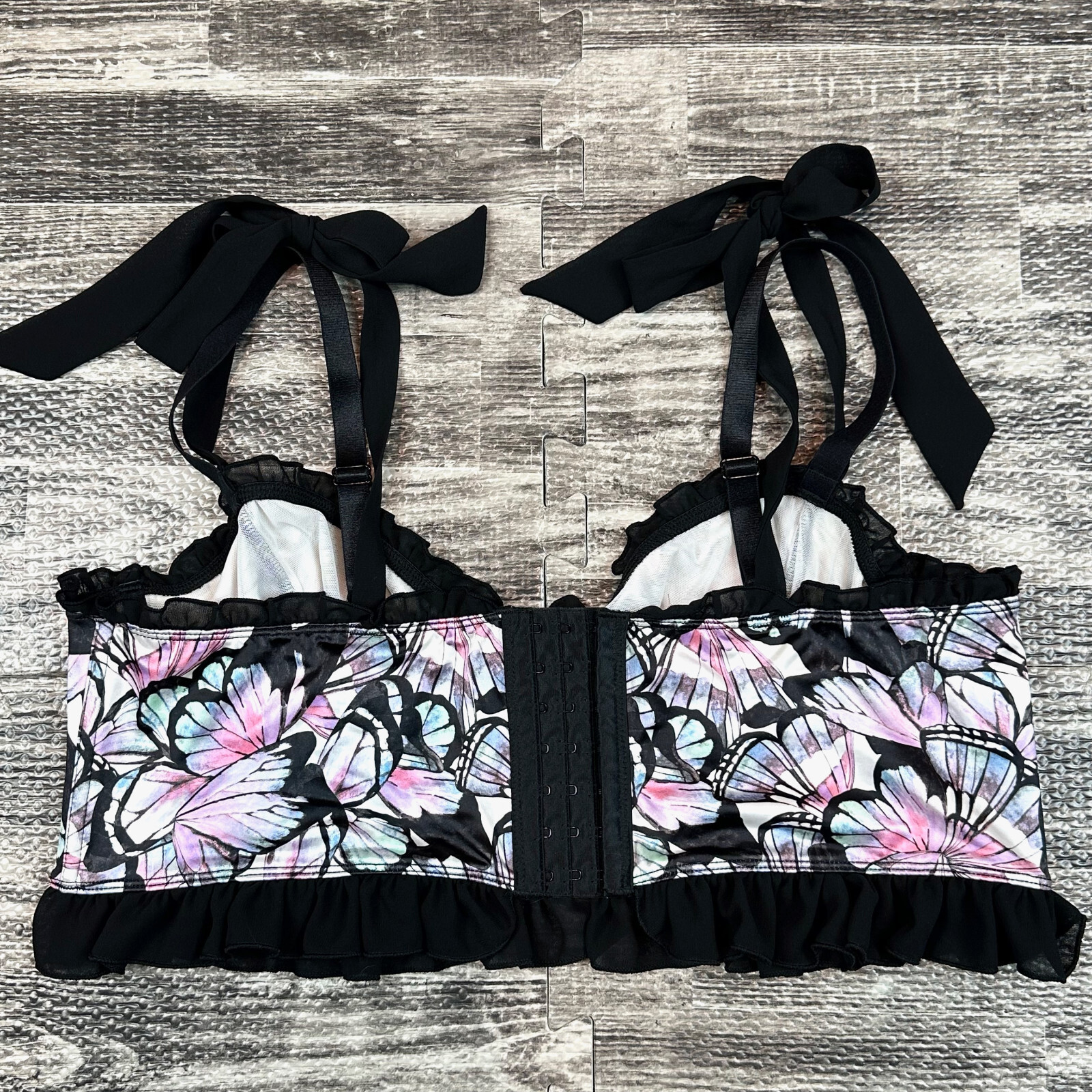 Torrid Underwire Ruffle Bra Bralette sz 1 Butterfly Windows Black Tie Strap NWT