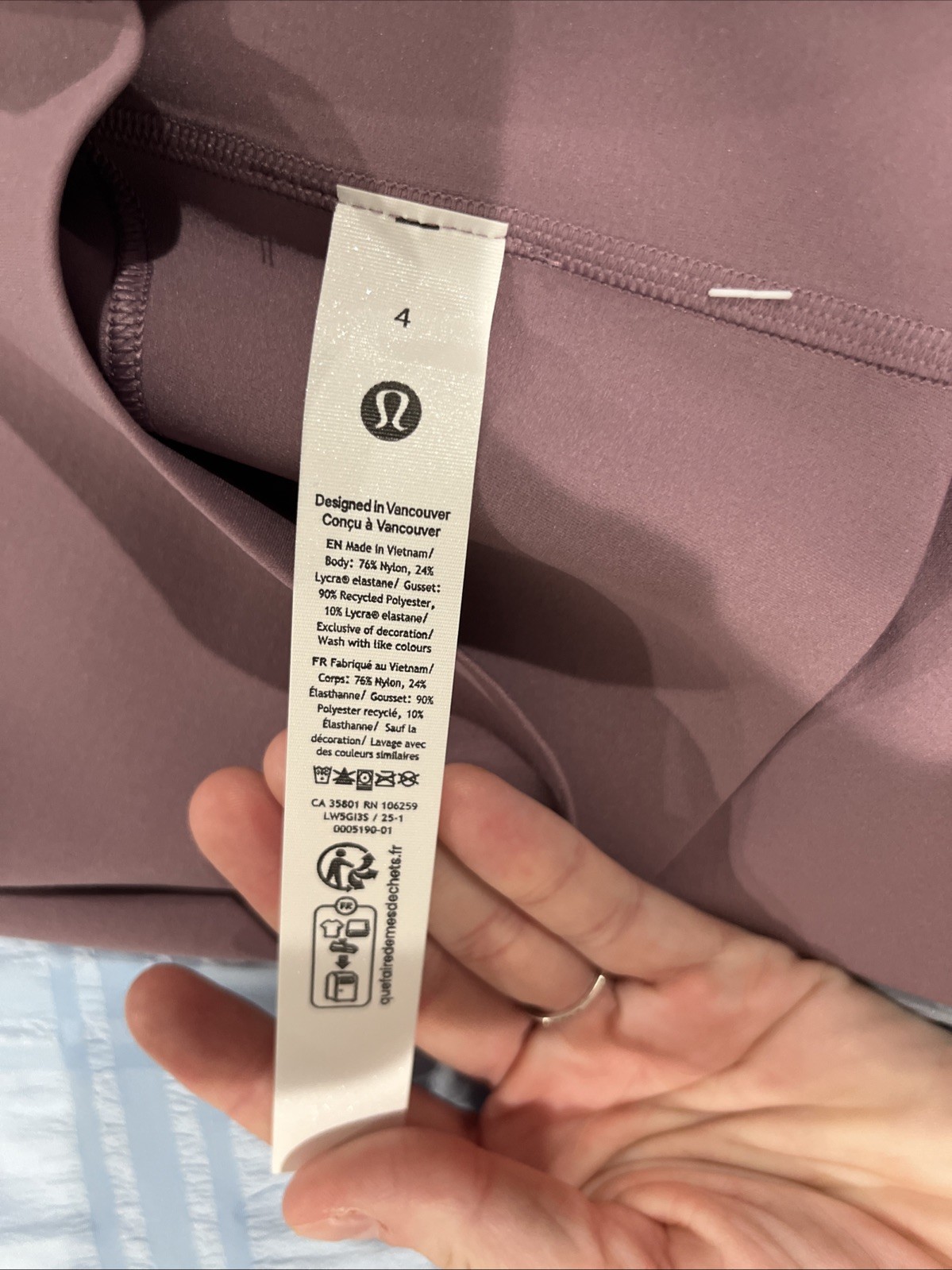 Women’s LULULEMON Glow Up HR SIZE 4 28in Inseam NWT lavender Lux