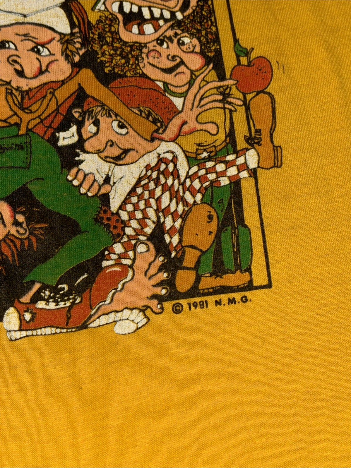 Vintage 1981 Crowded Classrooms School Cartoon Humor Very Rare M/L Yellow