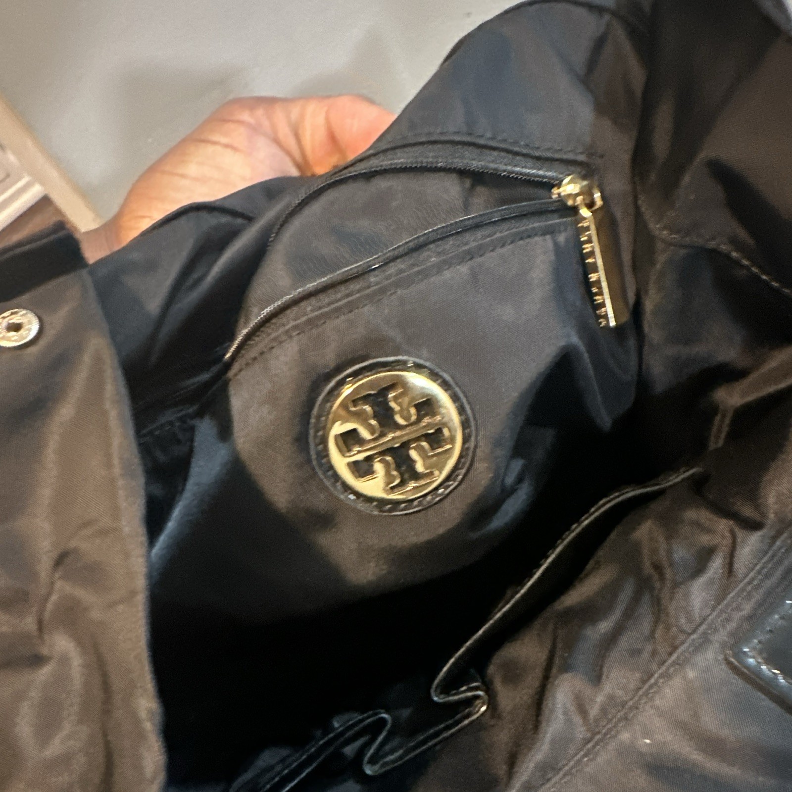 Tory Burch Black Tote Bag Logo Medallion Double Handles Gold Hardware Pockets