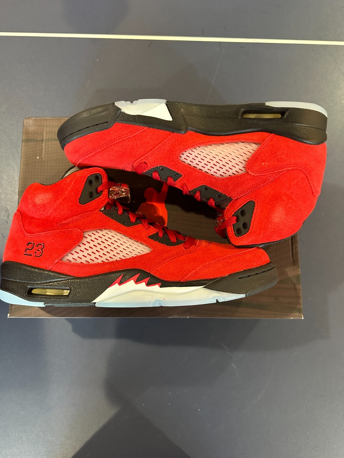 Jordan Air Jordan 5 Retro DD0587-600 Raging Bull Red Suede Sneaker 2021 Men