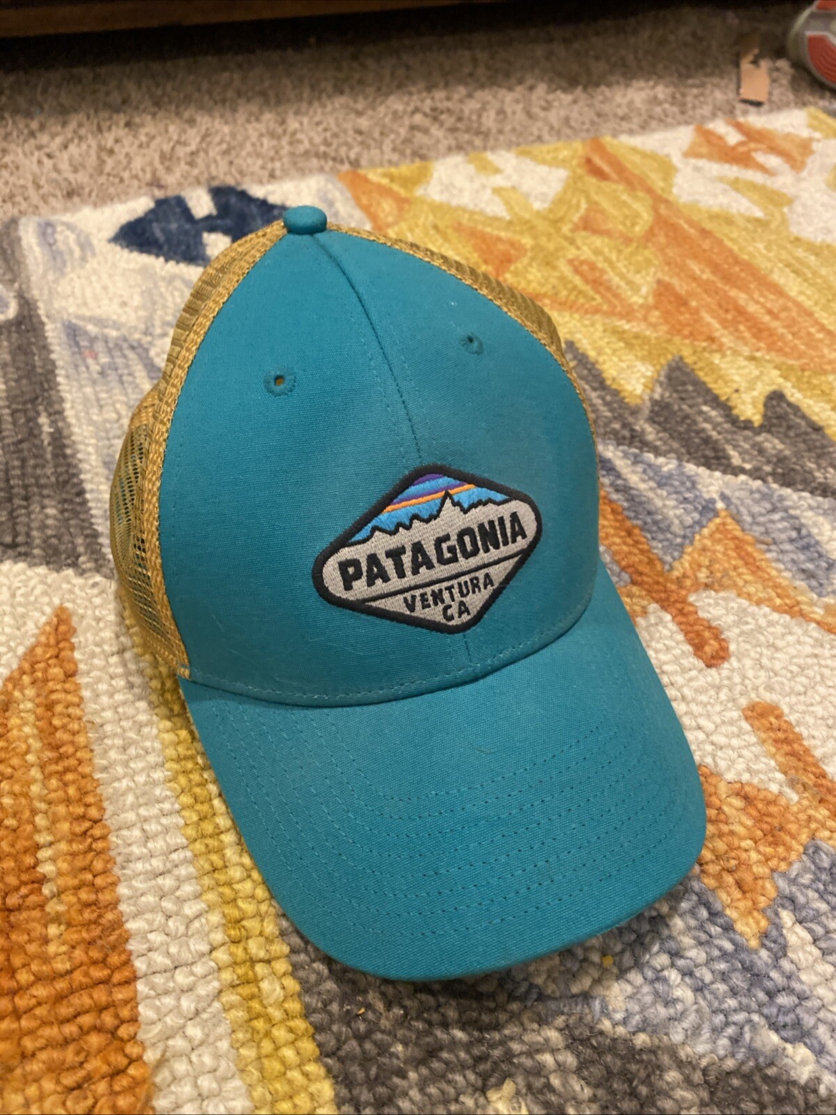 Patagonia P-6 Logo Lo Pro Blue Men’s Trucker Hat Snapback Snapback