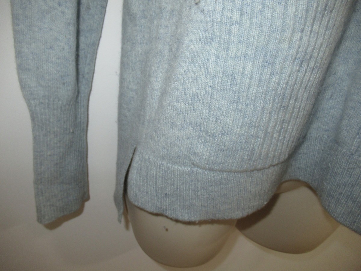 Tahari 100% Cashmere Blue Crew Neck Sweater with Pockets Size S