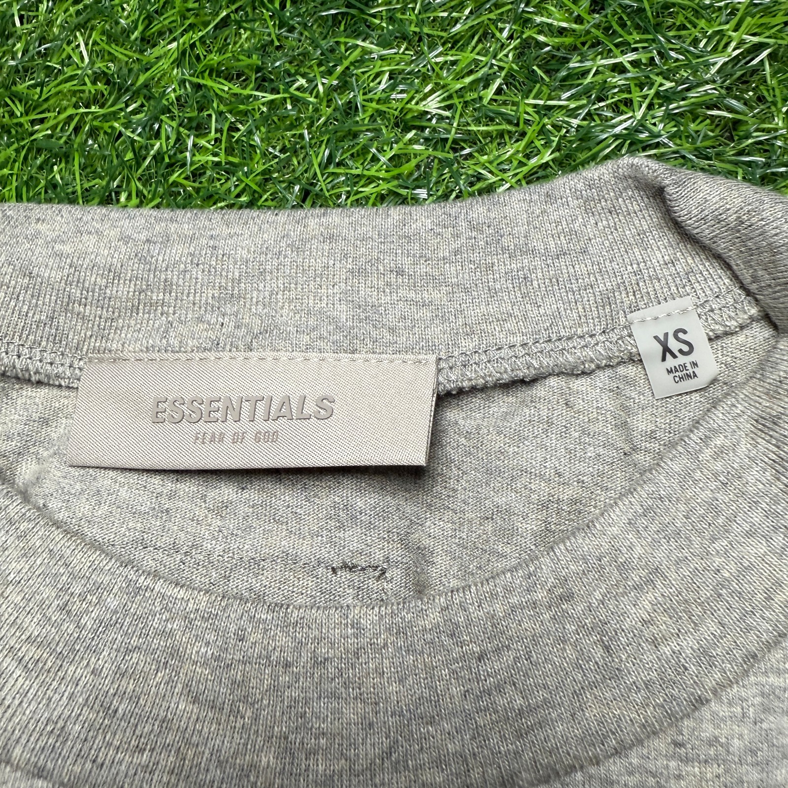 Fear of God Essentials T-Shirt SS22 Dark Oatmeal Gray – 100% Authentic (XS-XL)