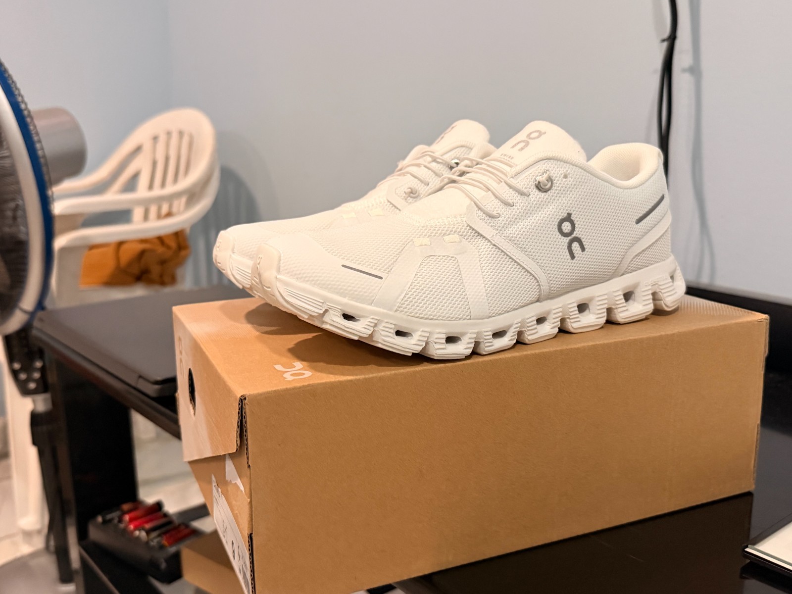 On cloud 5 women- white (authentic)