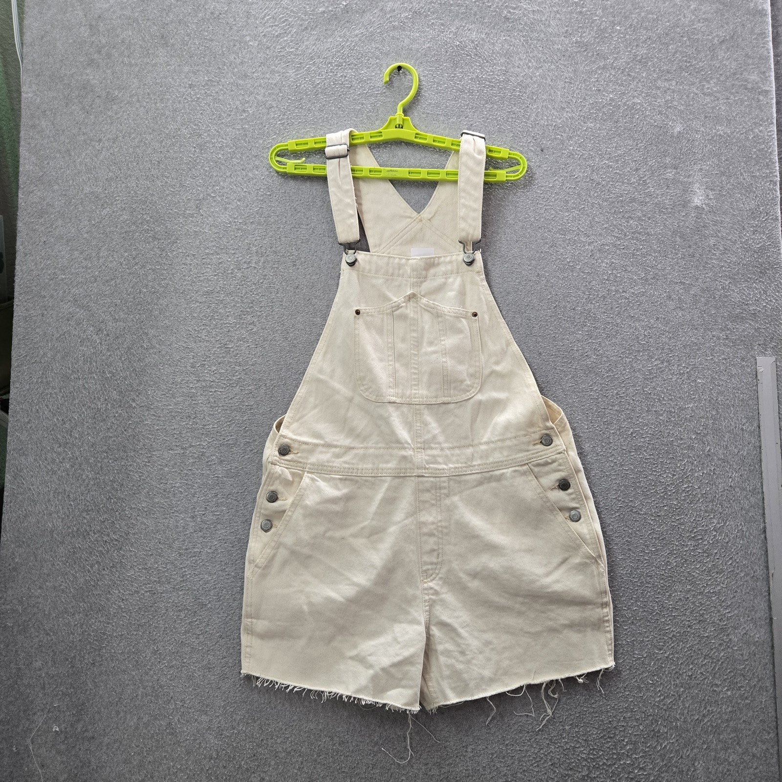 Old Navy Women Shorts L Beige Overalls Twill Overall Shorts Button 4.5″ Inseam