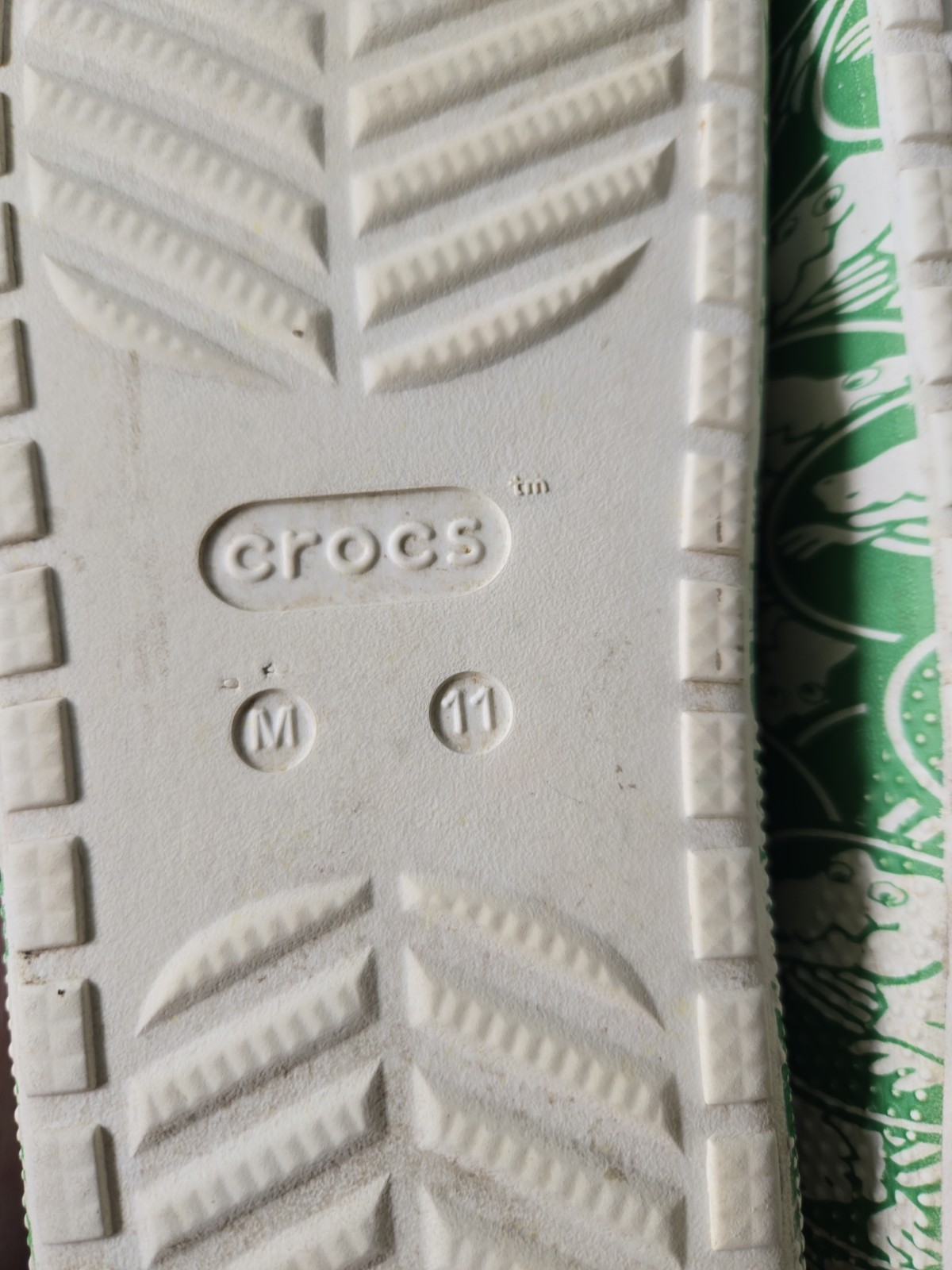 Crocs Classic Duke Crocodile Print Slide V2 M 11 Green Ivy White Sandal Beach