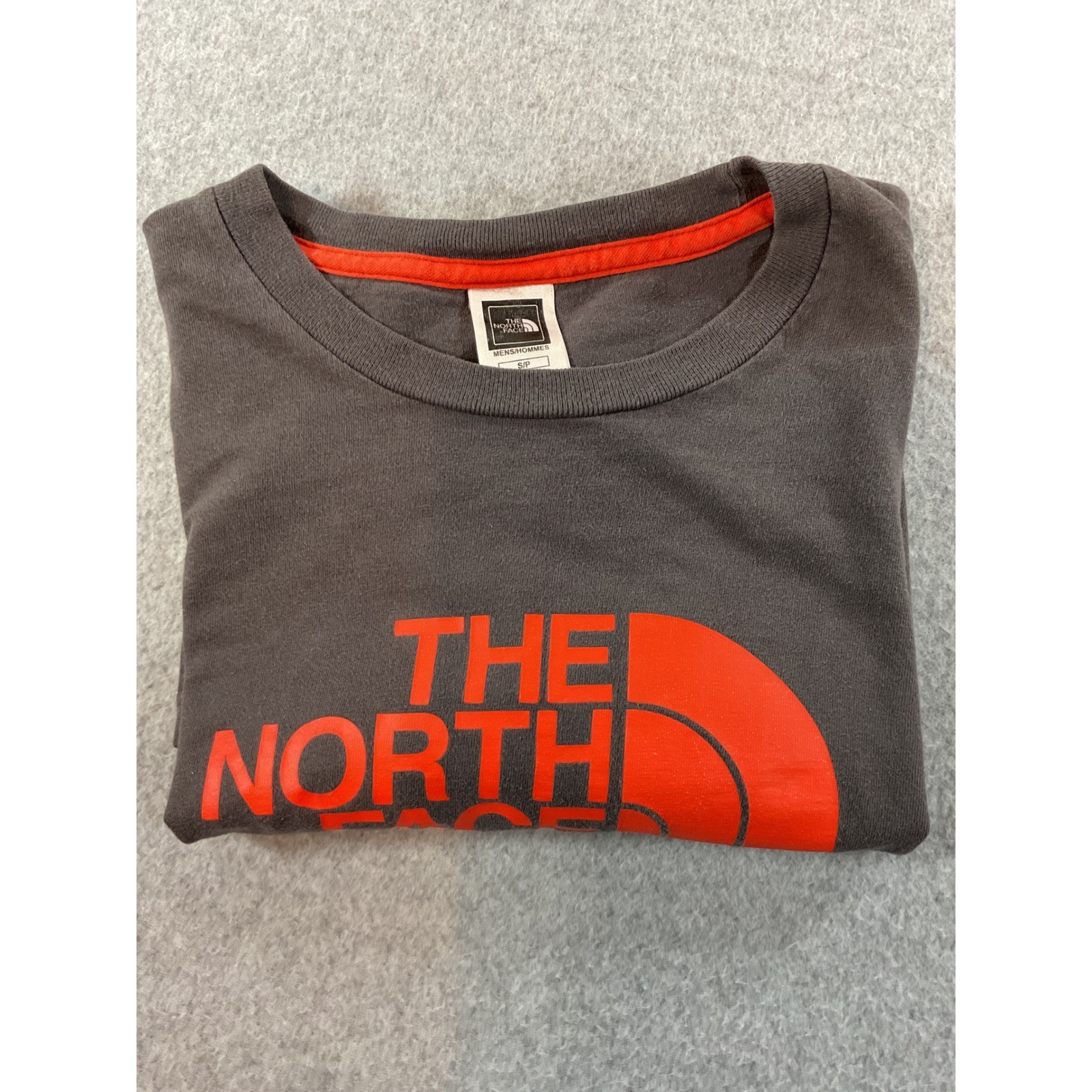 The North Face Mens Graphic Tee Charcoal Grey Orange Logo T-Shirt Small #853