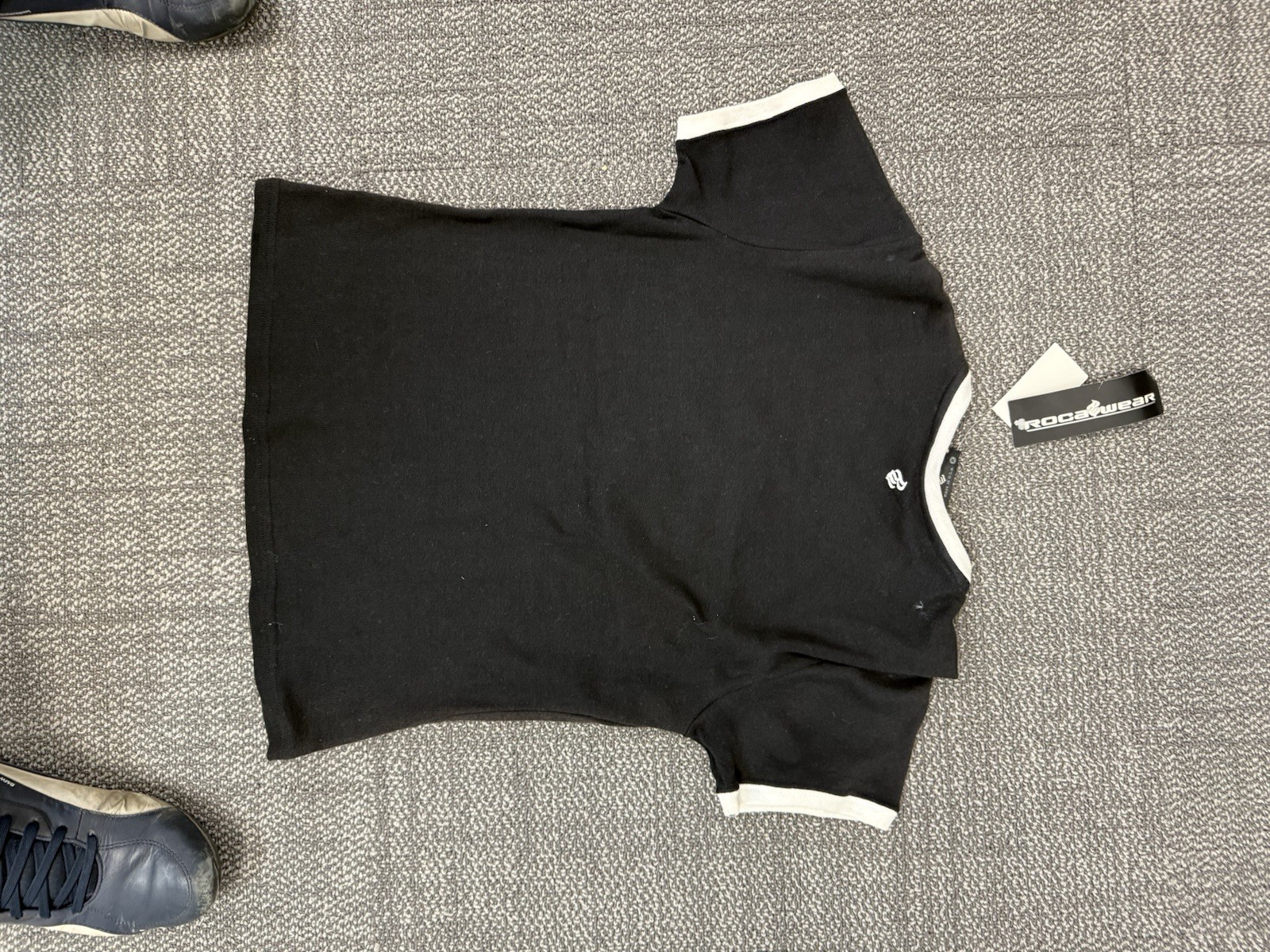 Rocawear Juniors Large Black With Green Hip Hop Casual Short SleeveMRSP$ 38.00