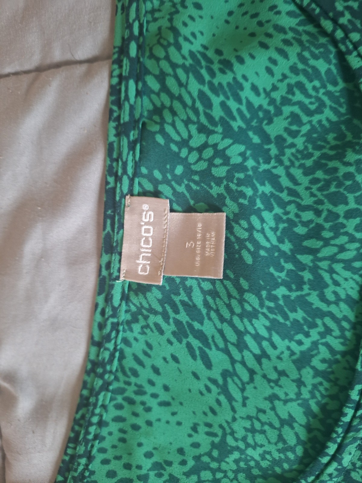 Women’s Set Of 2 Size XL Sleeveless Tops By Chico And Roz&Ali