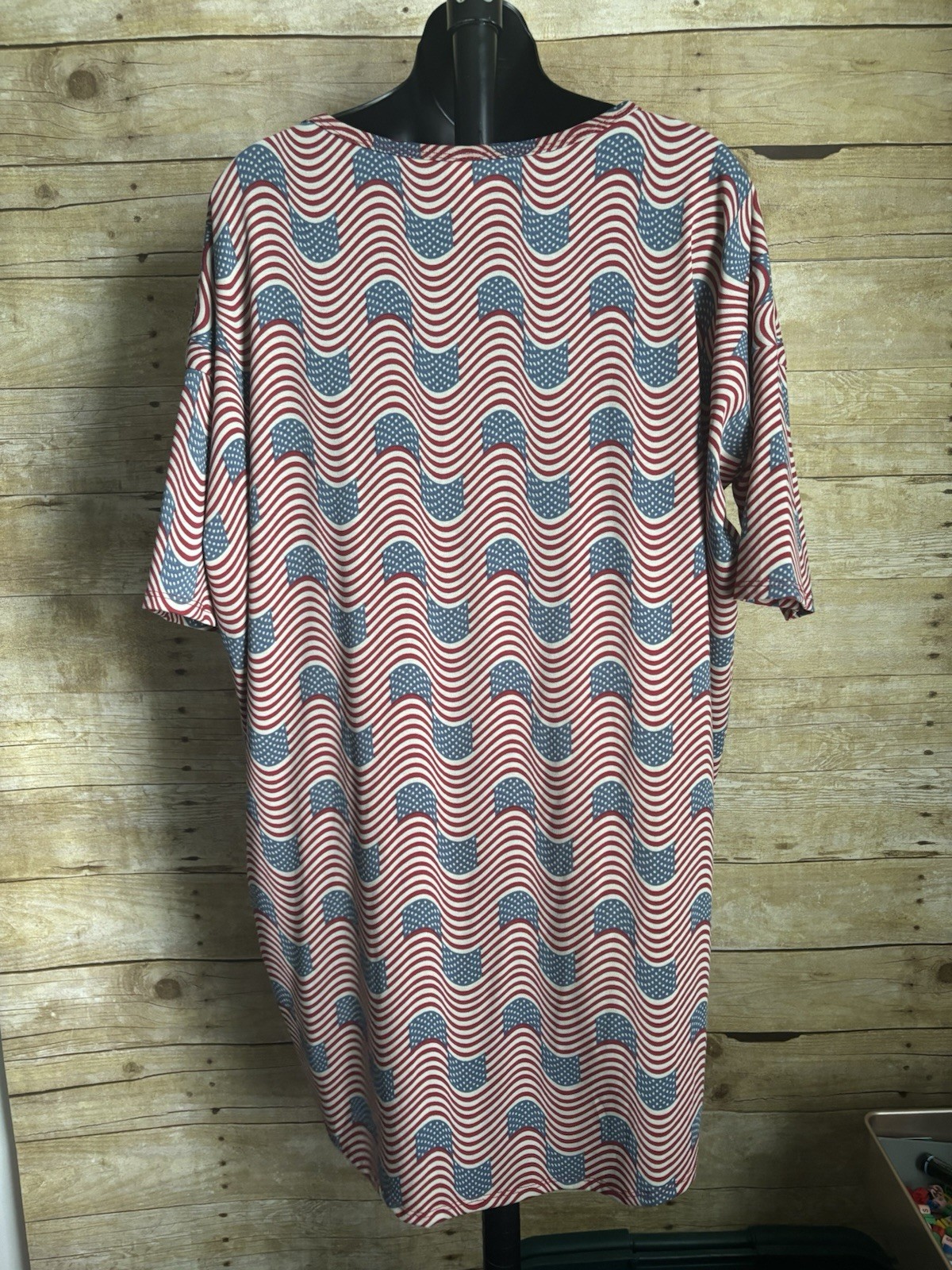 LuLaRoe Irma Tunic – New with Tags [NWT] – Medium – Patriotic, American Flag