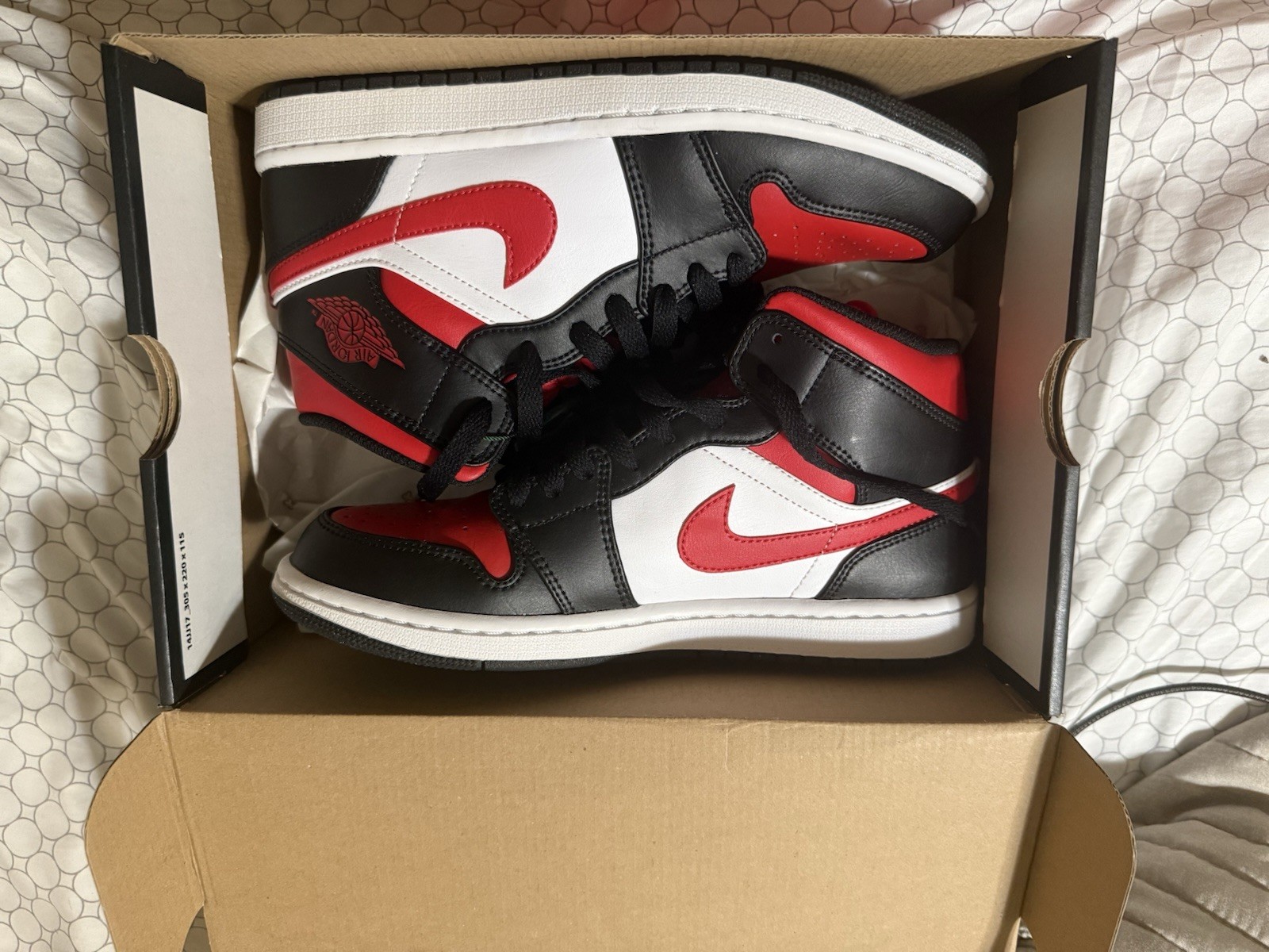 Jordan Air Jordan 1 Mid Black/Red/White Leather Mid-Top Basketball Sneakers NIB
