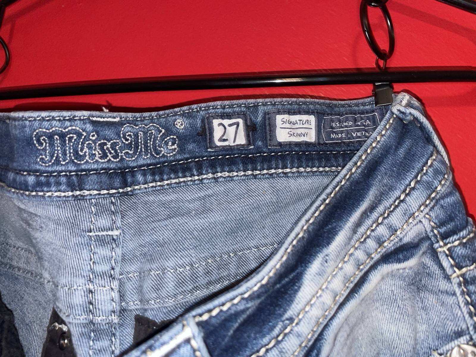 Miss Me Women’s Light/Medium Skinny Jeans Size 27 Low Rise Embellished Denim