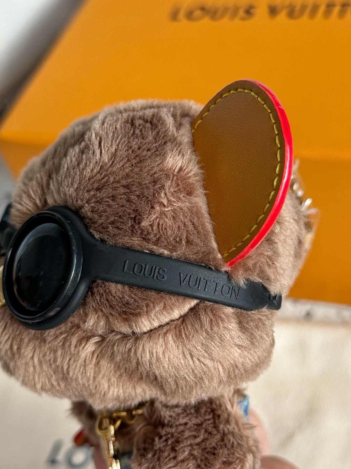 Auth Louis Vuitton Doudou Summer Bear Charm Damier Shorts Sunglasses Keychain