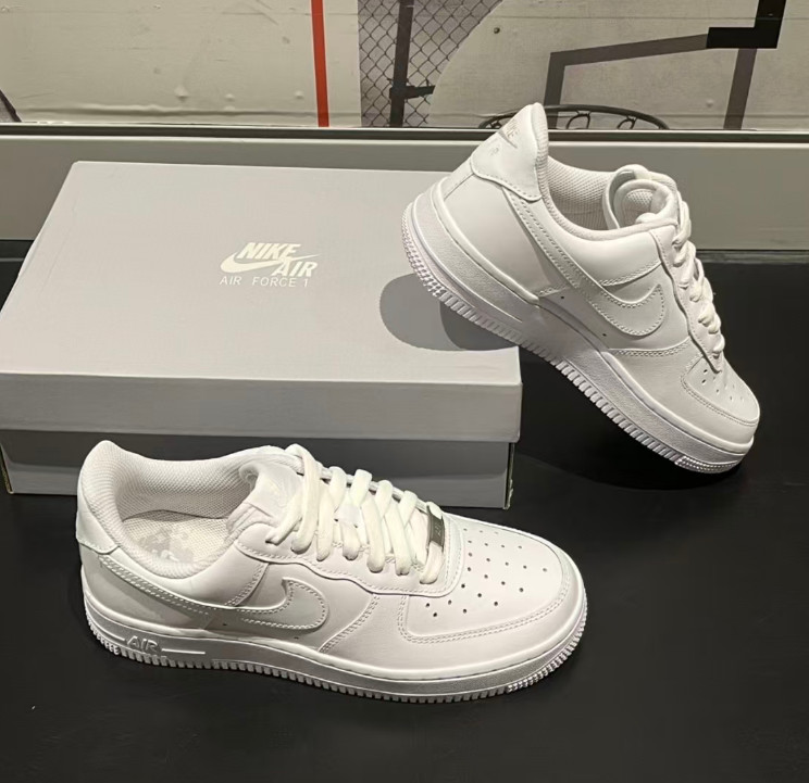 US Nike Air Force 1 Low Top Triple White ’07 Mens White Sports Classic Sneaker