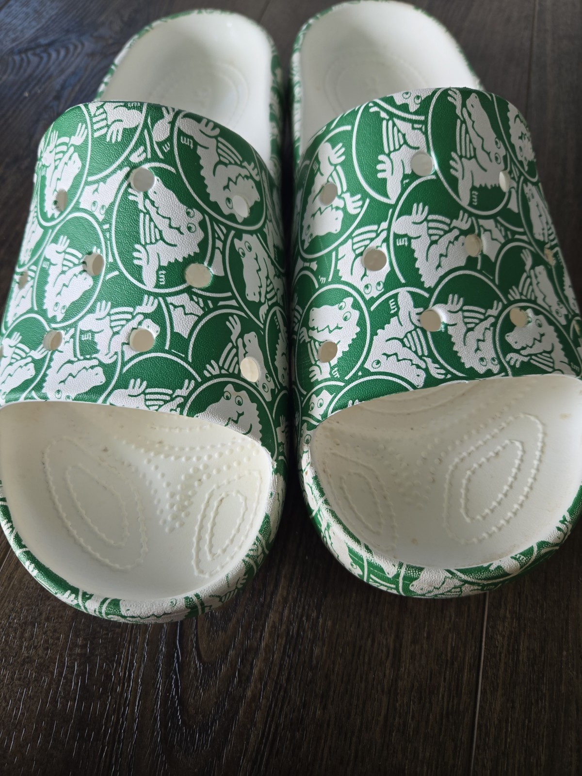 Crocs Classic Duke Crocodile Print Slide V2 M 11 Green Ivy White Sandal Beach
