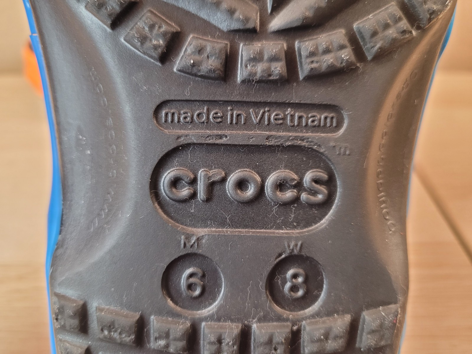 Crocs Pokemon Charizard/Blastoise Classic Clog W8/M6 Multi NICE