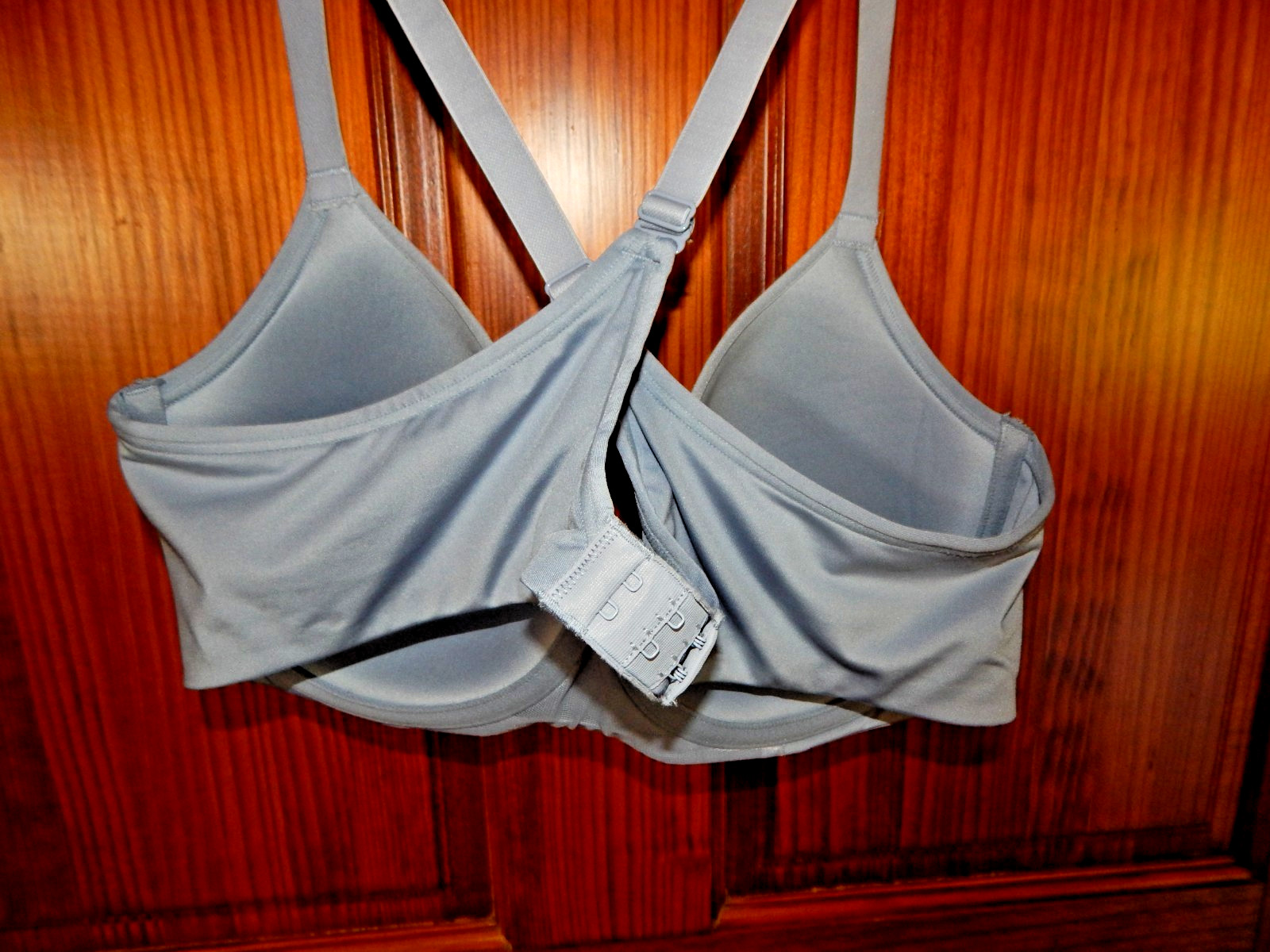 BALI ONE SMOOTH U T-SHIRT BRA, UNDERWIRE, MEDIUM LINING, SIZE 40 C, DFB169, NWOT