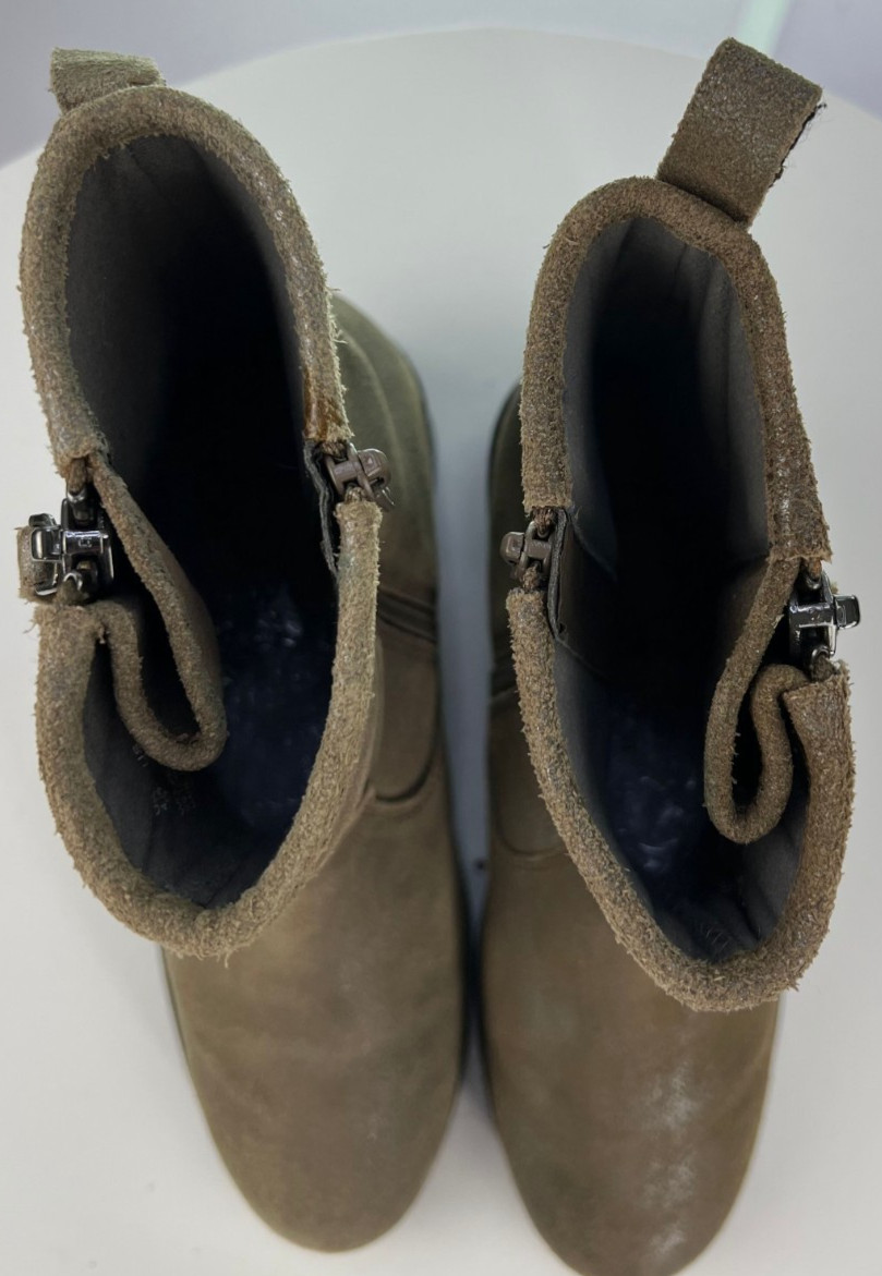 Clarks Collection Women’s Heeled Booties Boots Size 7 Leather Bronze