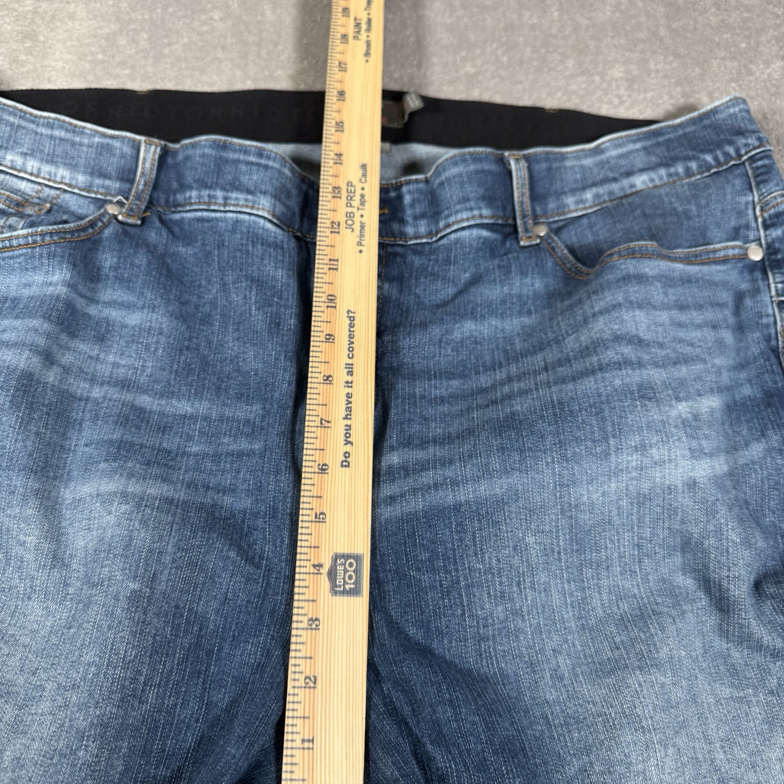 Torrid Jeans Women’s 28R Bombshell Straight Premium Stretch