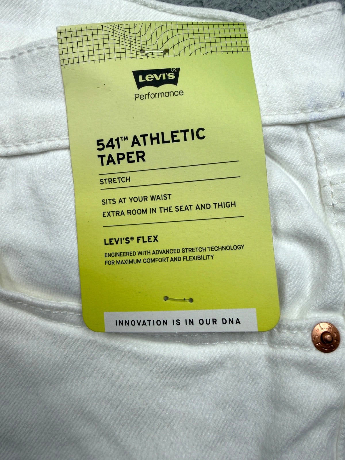 Levis Jeans Mens 48×30 White 541 Athletic Taper Stretch Denim Inseam 28 NWT
