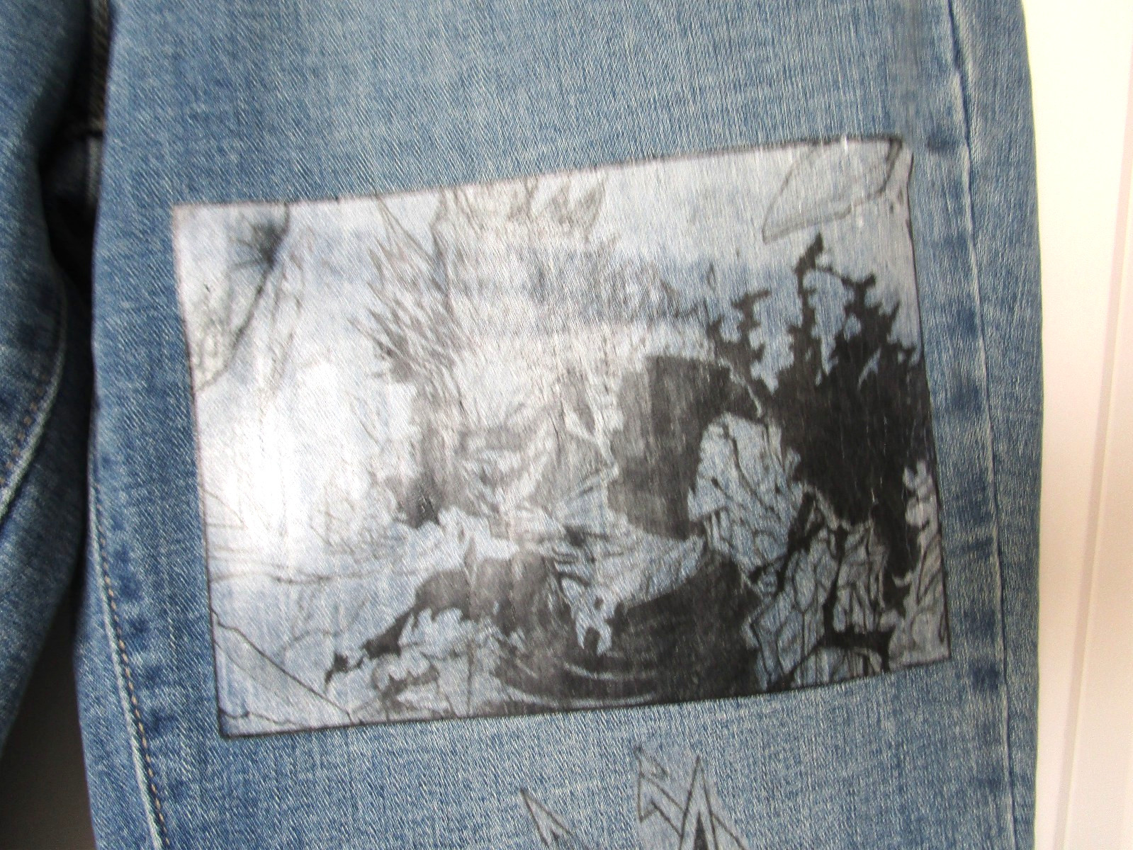 Levis 505 Hero Academia Graphic Print Straight Leg Custom Denim Jeans Women Sz 4