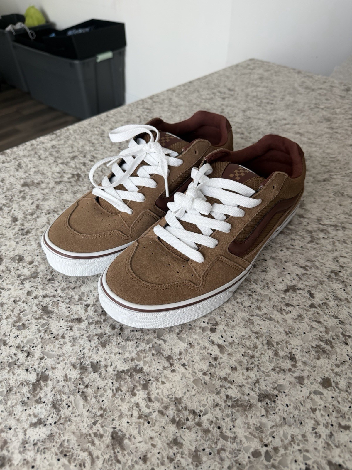 VANS Mens Suede Low-Top Lace-Up Sneakers Brown/White US 11.5 Model 500714