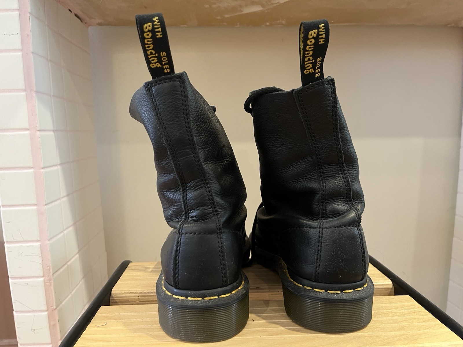Dr. Martens 1460 Women’s Black Leather Lace-Up Mid-Calf Combat Boots US 8