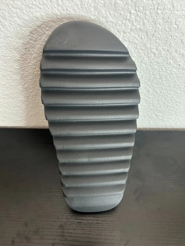 Adidas Yeezy Slide Onyx Sizes 5-13 (100% AUTHENTIC| FAST FREE SHIPPING) HQ6448