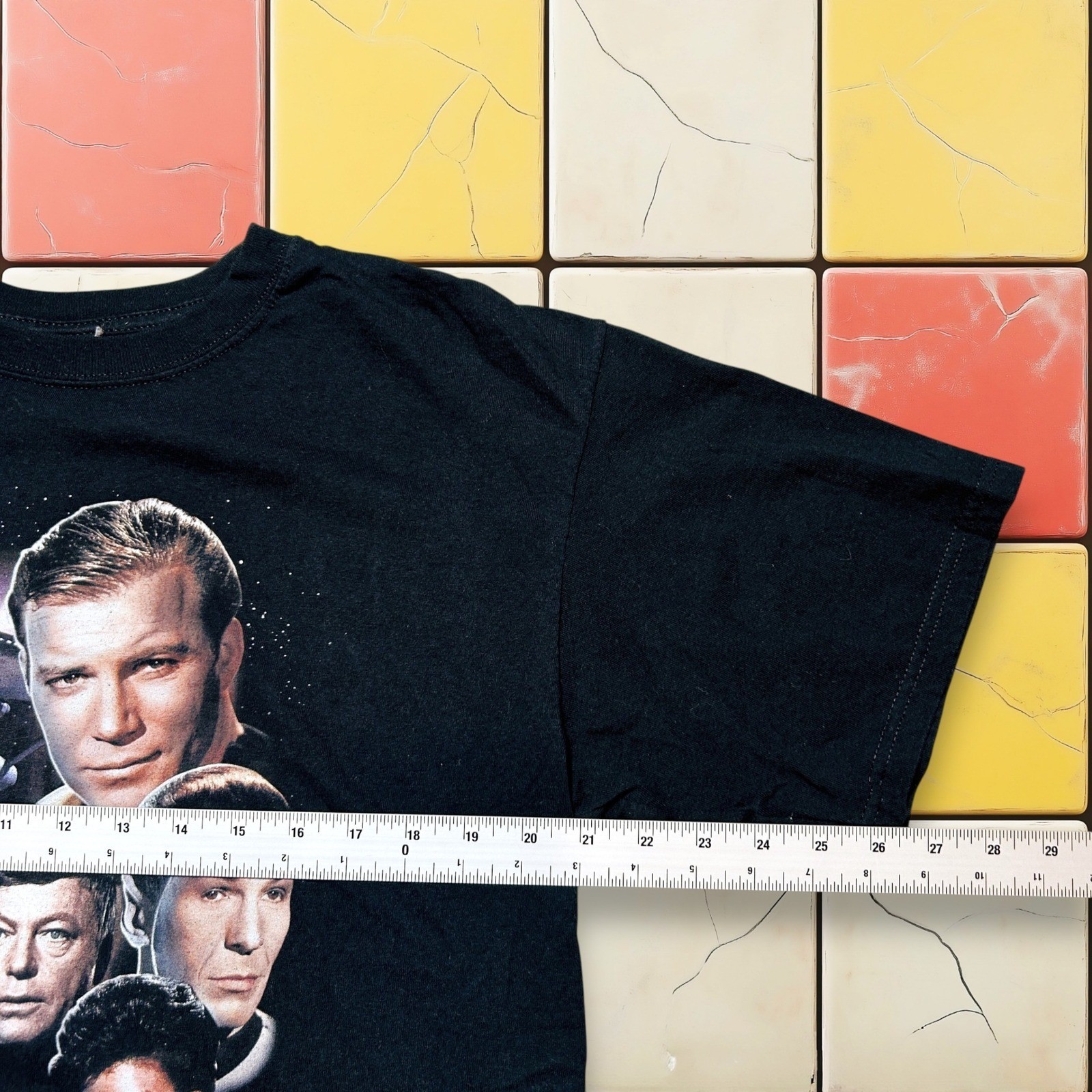 Vintage Star Trek Shirt Mens Large Black Y2K Spock Aliens Sci Fi TV Show Promo