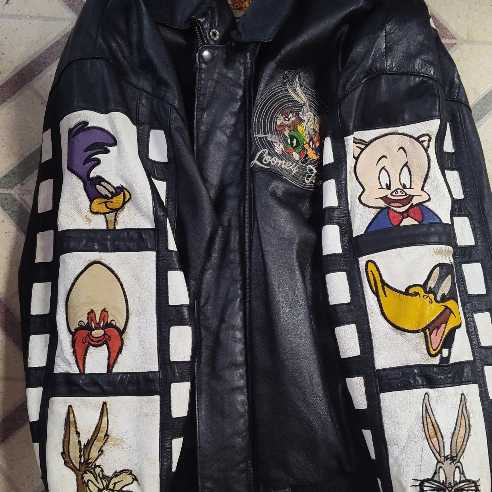 Looney Tunes Men’s XL Bomber Leather Jacket Black Graphic Print Zip 42″ Chest