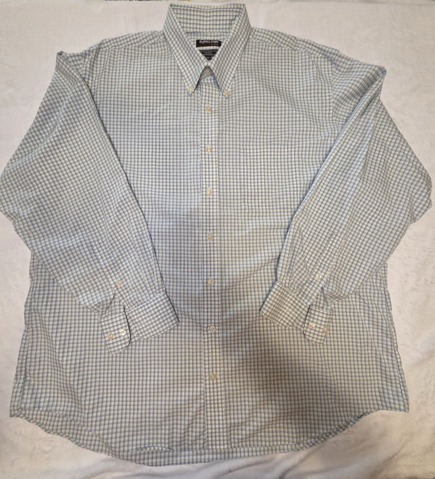 Kirkland Signature Men’s kirkland Traditional Fit button down Plaid Blue 037