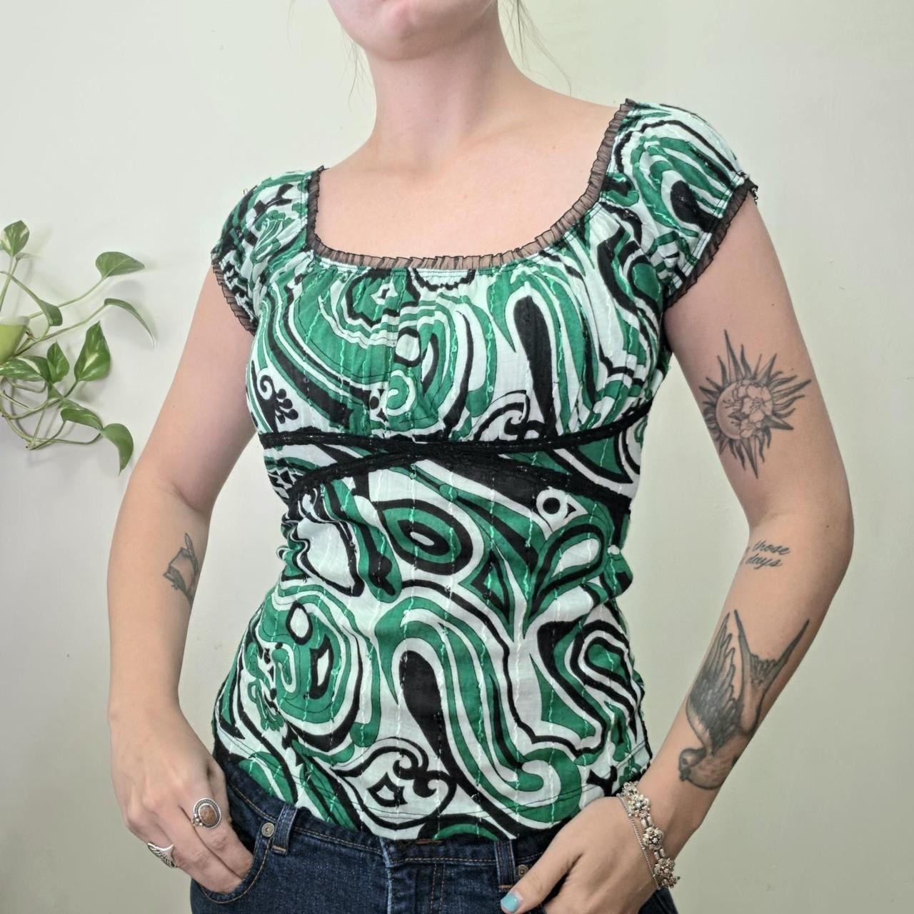 2000s Y2K babydoll Funky Swirl patterned top Kelly Green & Black Size S