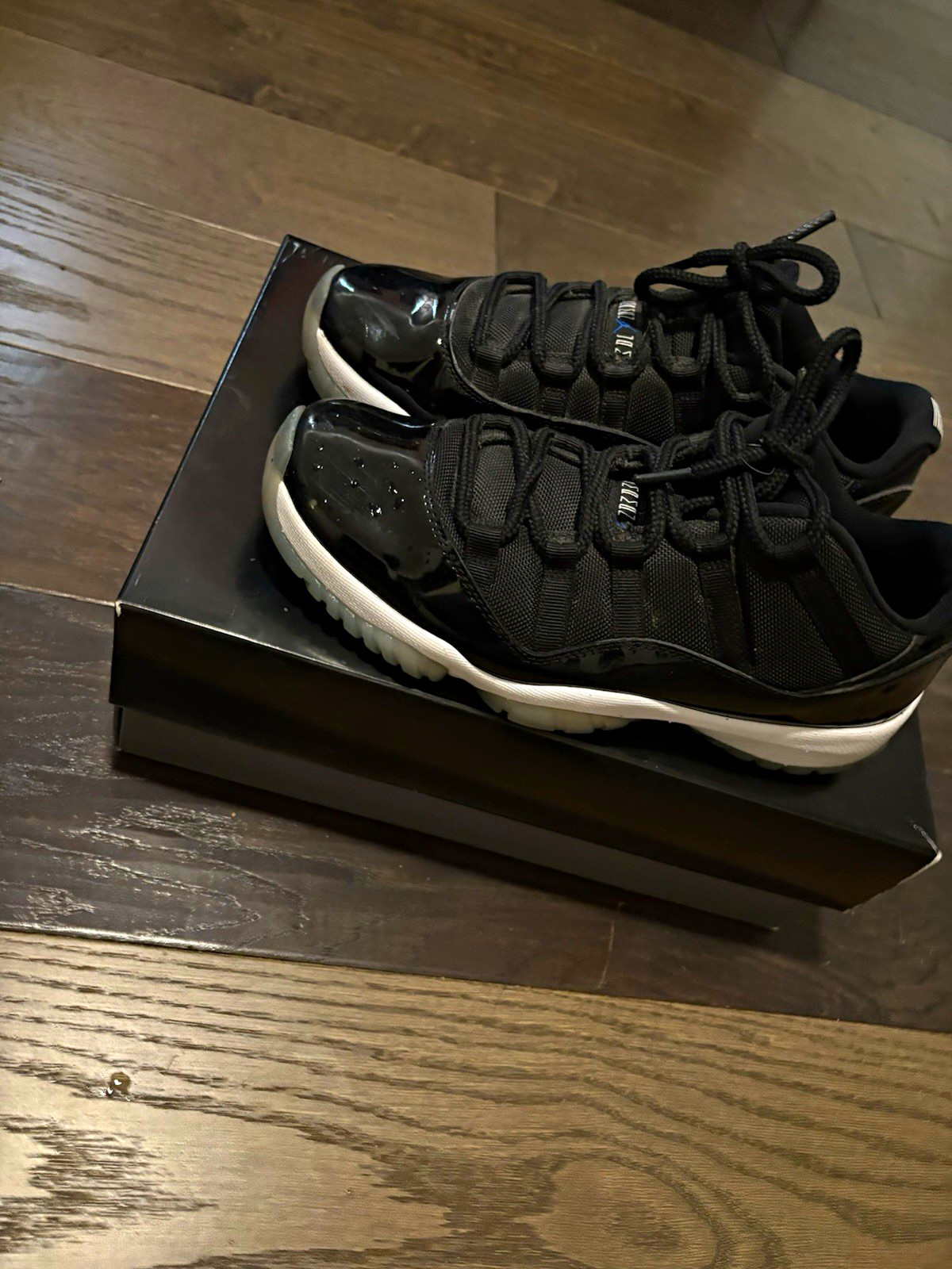 Jordan Air Jordan 11 Retro Low Black/White US 8 FV5104-004